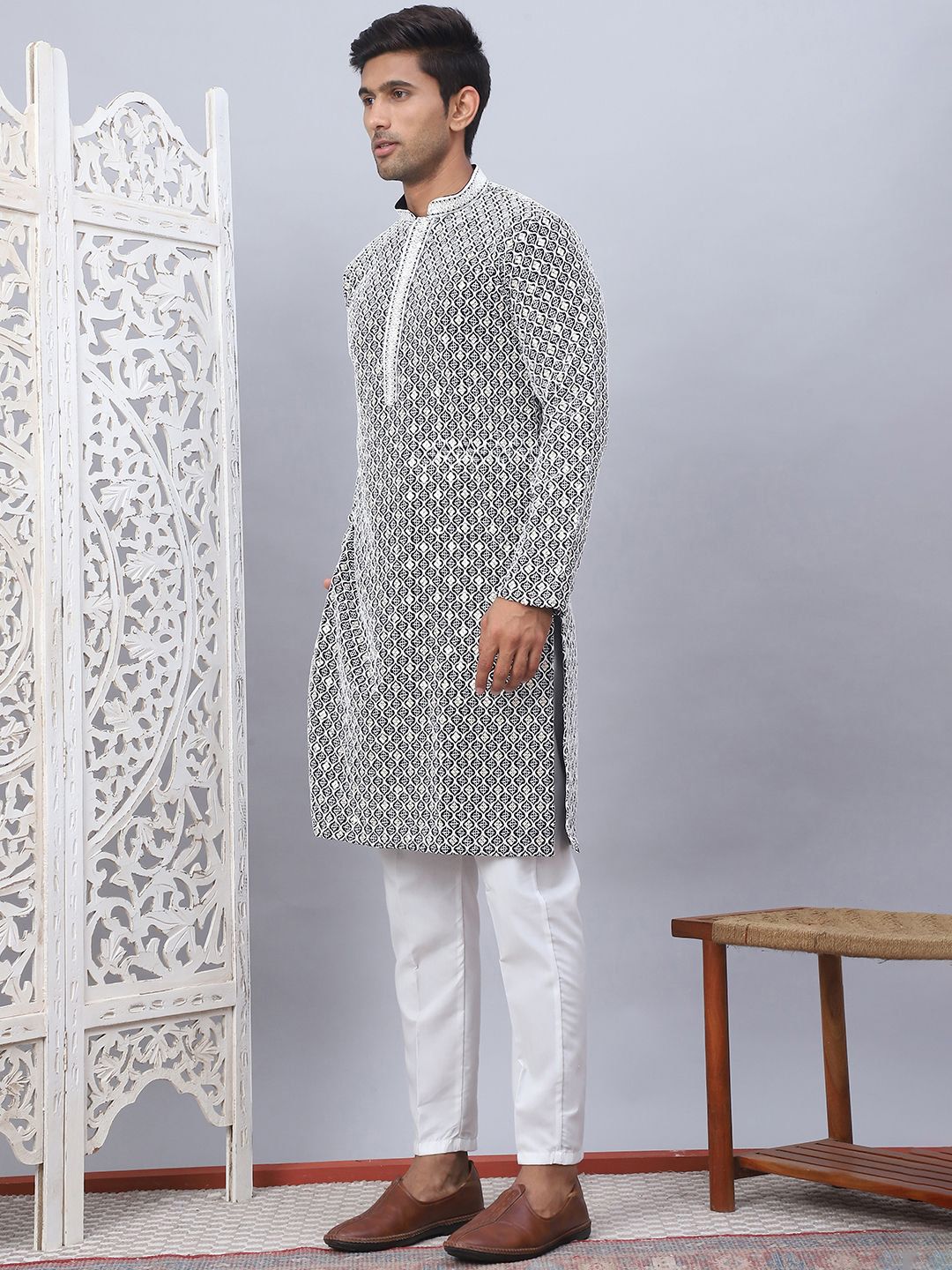 Jompers Geometric Embroidered Chikankari Pure Cotton Straight Kurta With Pyjamas