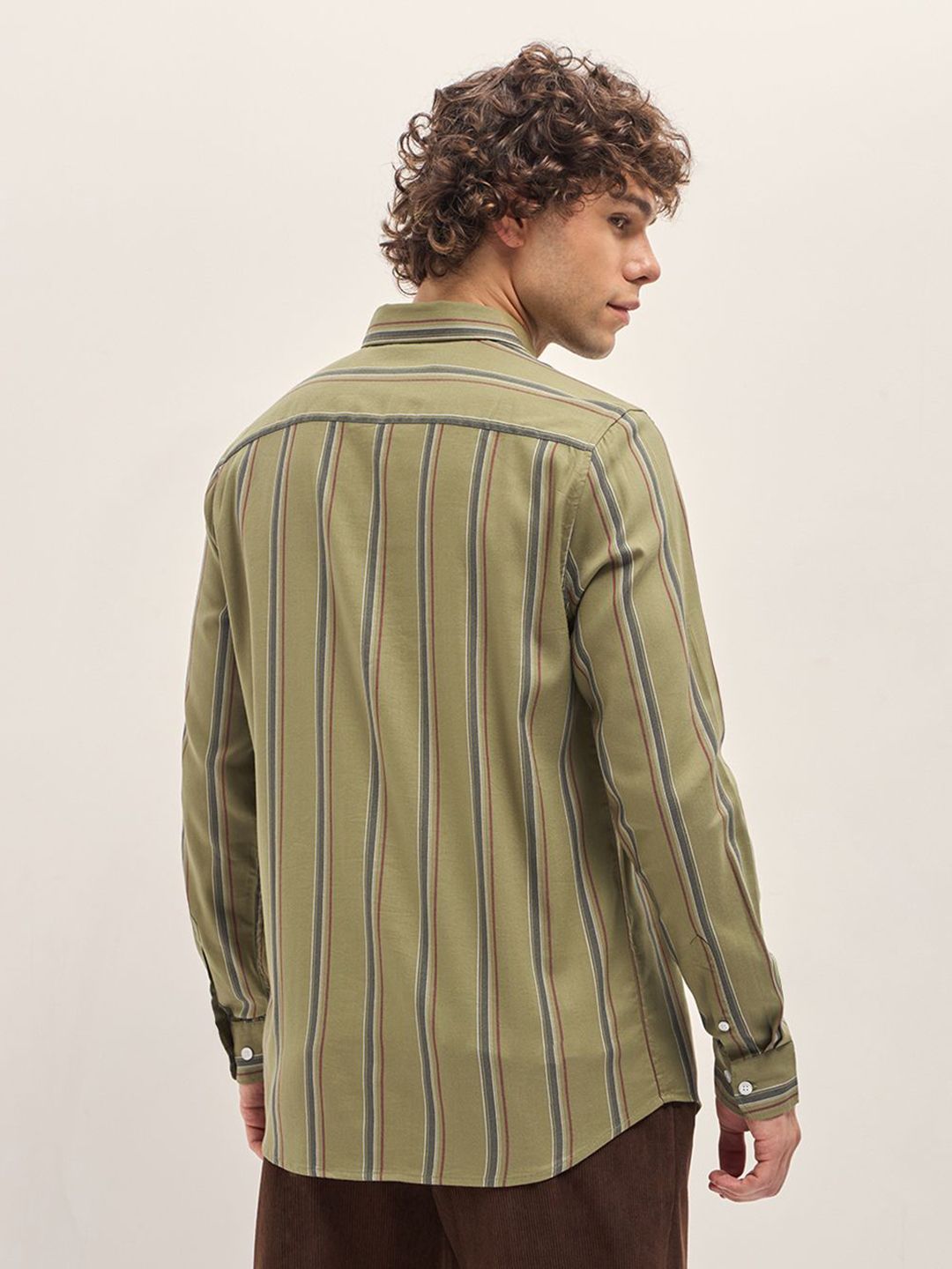 THE BEAR HOUSE Men Spread Collar Vertical Striped Cotton Slim Fit Casual Shirt