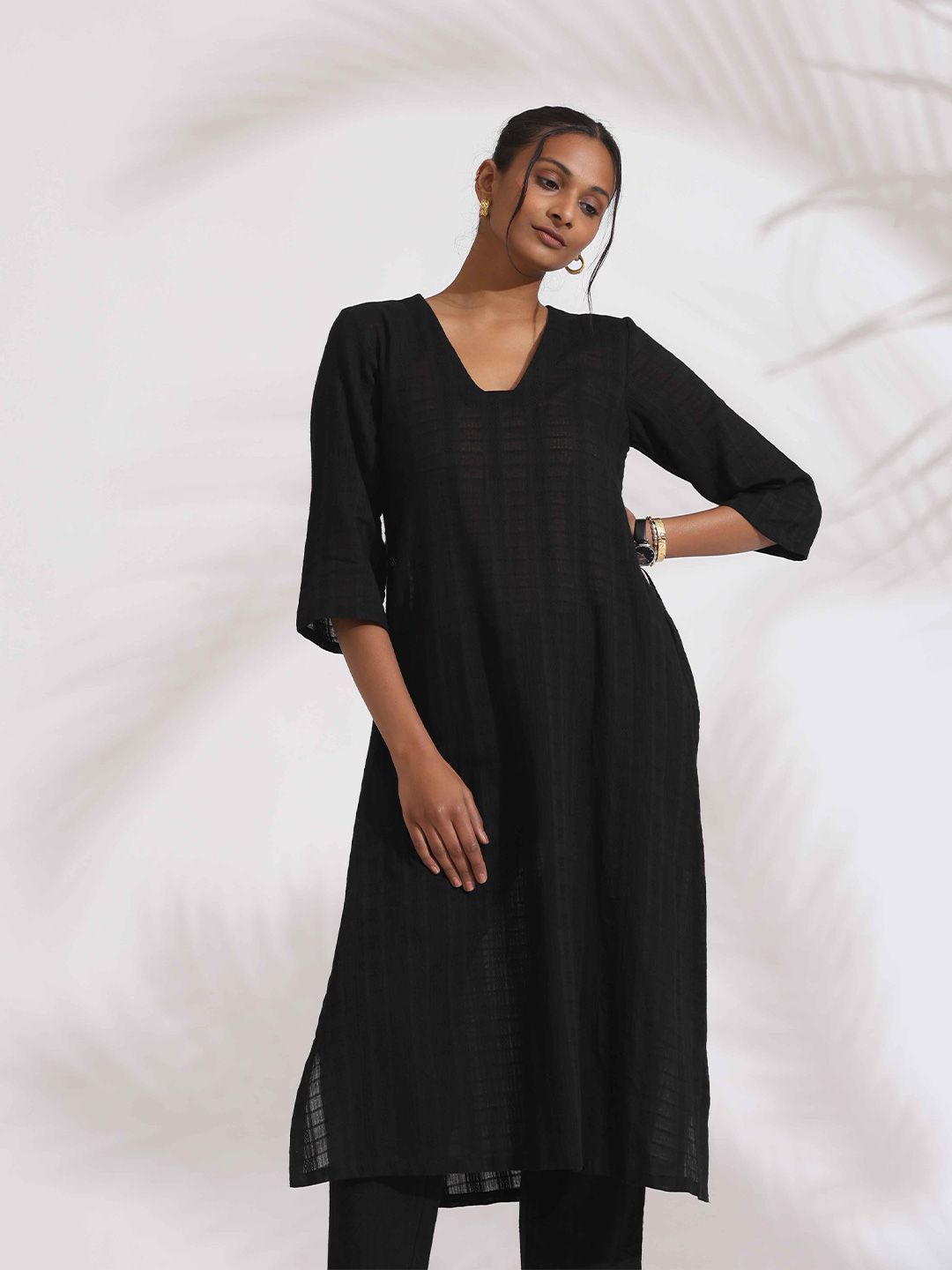 trueBrowns Women Woven Design Pure Cotton High Slit Straight Kurta with Trousers