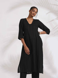 trueBrowns Women Woven Design Pure Cotton High Slit Straight Kurta with Trousers