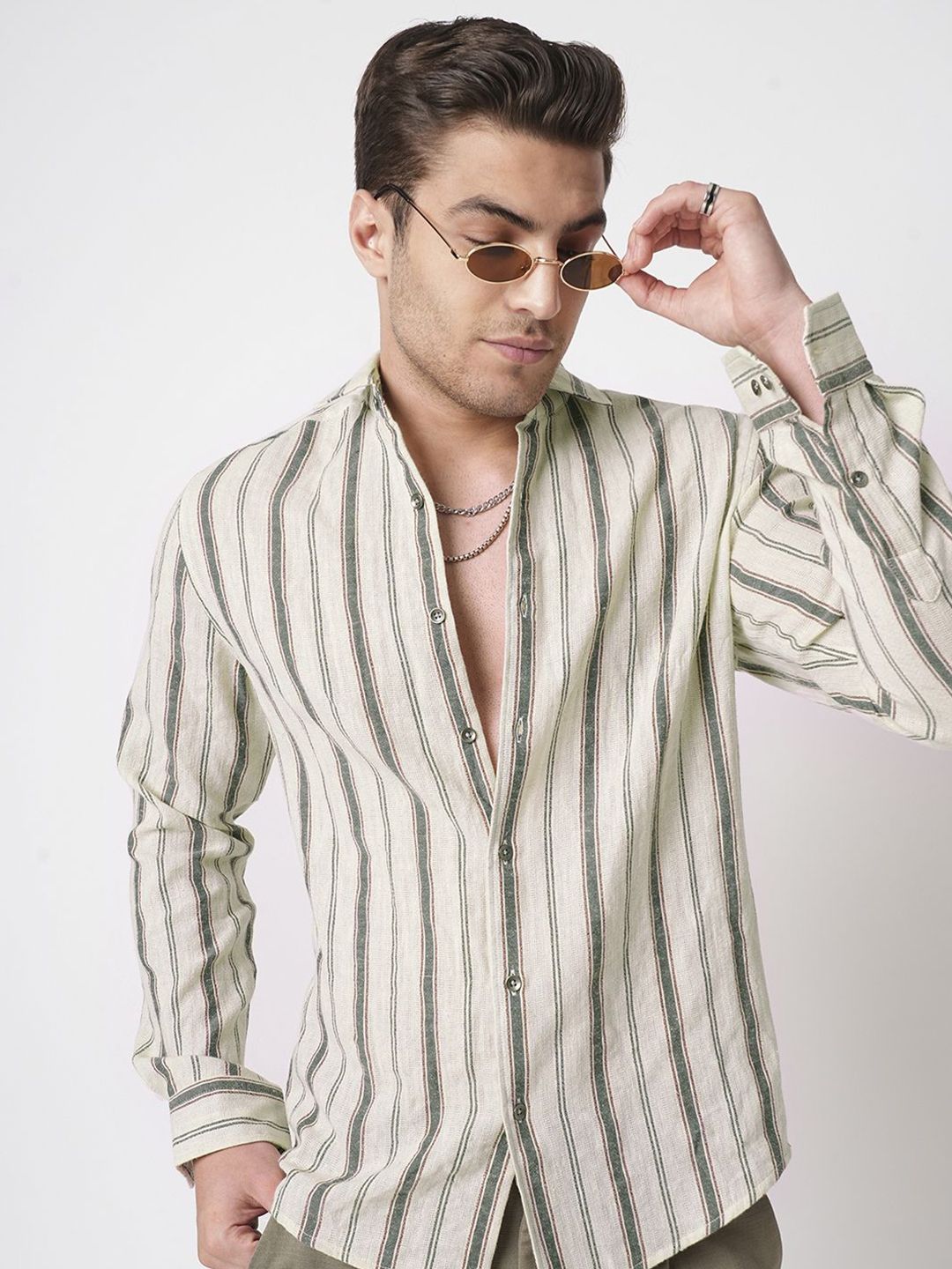 VASTRADO Classic Vertical Striped  Slim Fit Burlap Cotton Casual Shirt