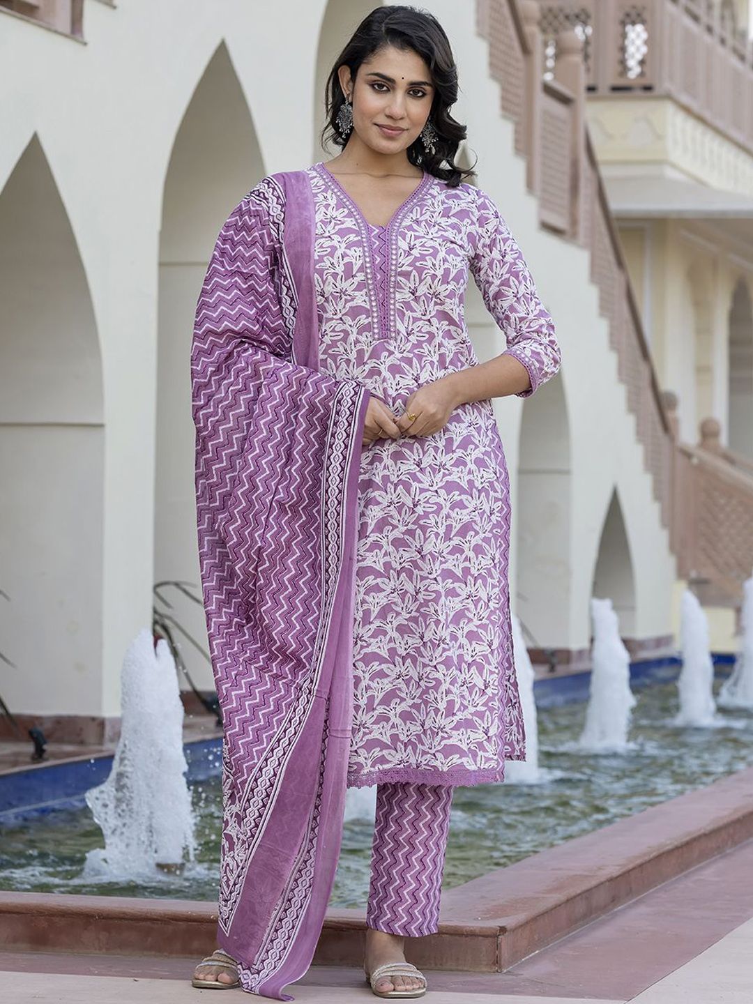 Kalini Wanita Floral Dicetak Kurta Kapas Tulen Biasa Dengan Seluar & Dengan Dupatta