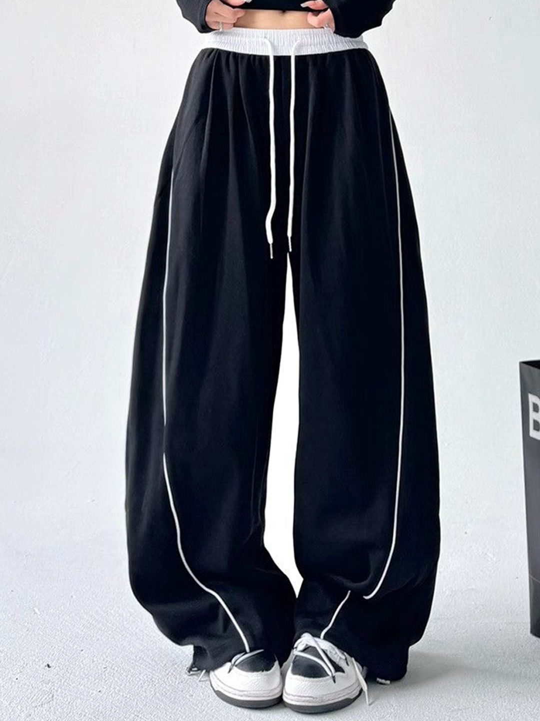 DressBerry Women Mid-Rise Trousers
