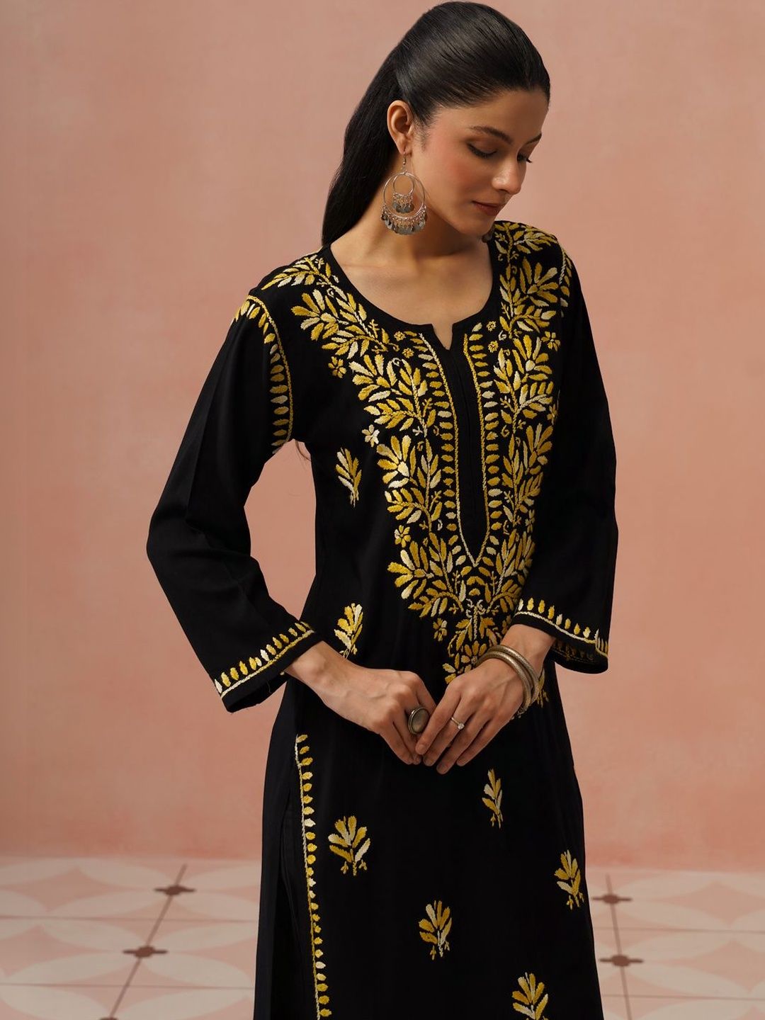 Rumah Wanita Chikankari Motif Etnik Bersulam Kurta Chikankari