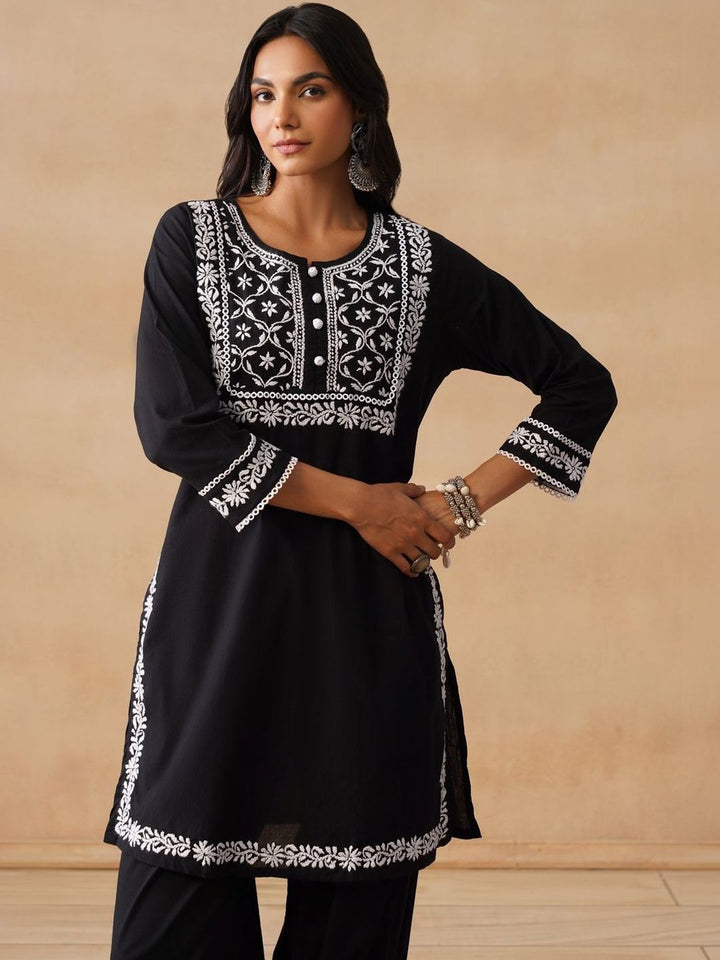 House of Chikankari Women Black Regular Pure Cotton Kurta dengan Set Seluar