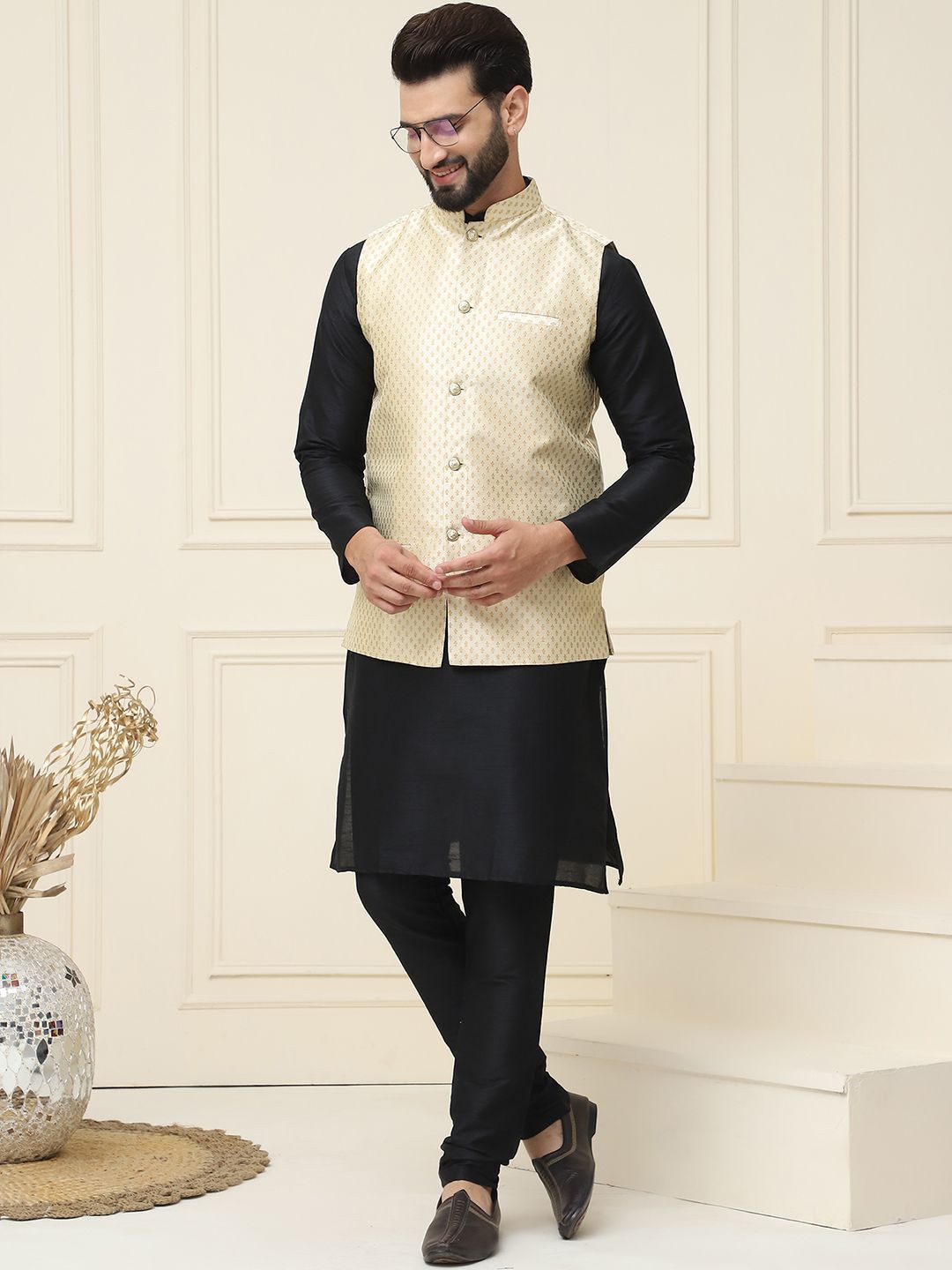 SOJANYA Mandarin Collar Kurta With Churidar Nehru jacket