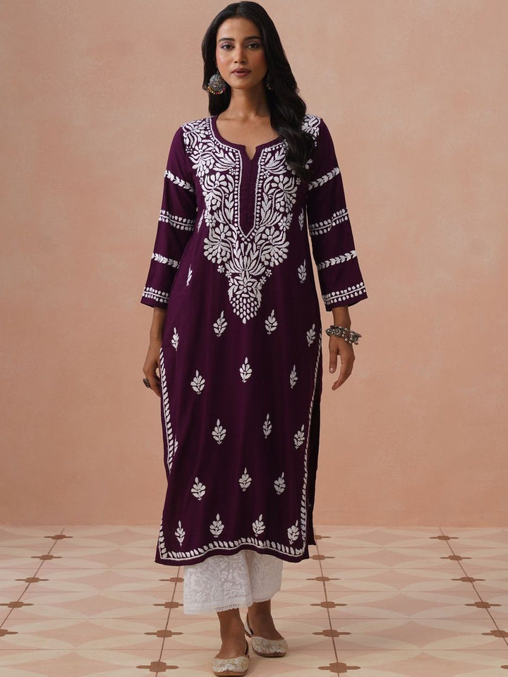 Rumah Wanita Chikankari Motif Etnik Bersulam Kurta Chikankari