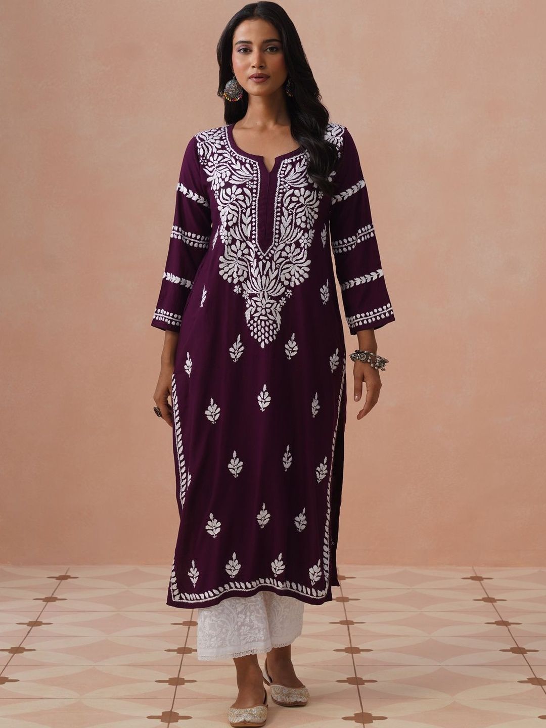 Rumah Wanita Chikankari Motif Etnik Bersulam Kurta Chikankari