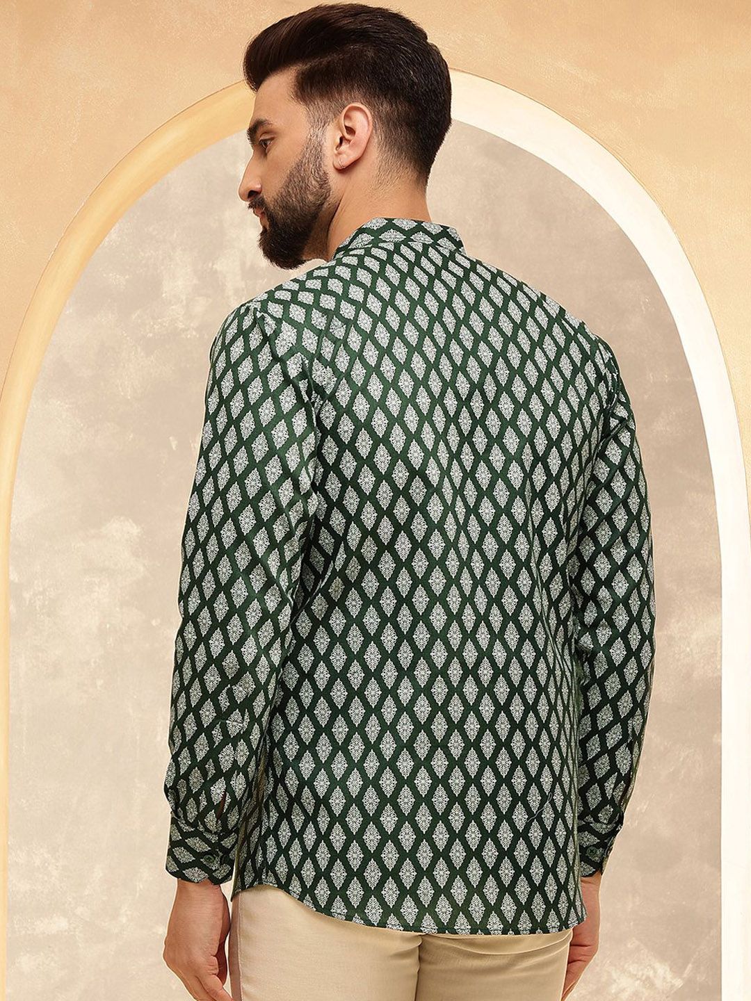 Kurta Pendek Kolar Jalur Bercetak Motif Etnik Hijau Anouk