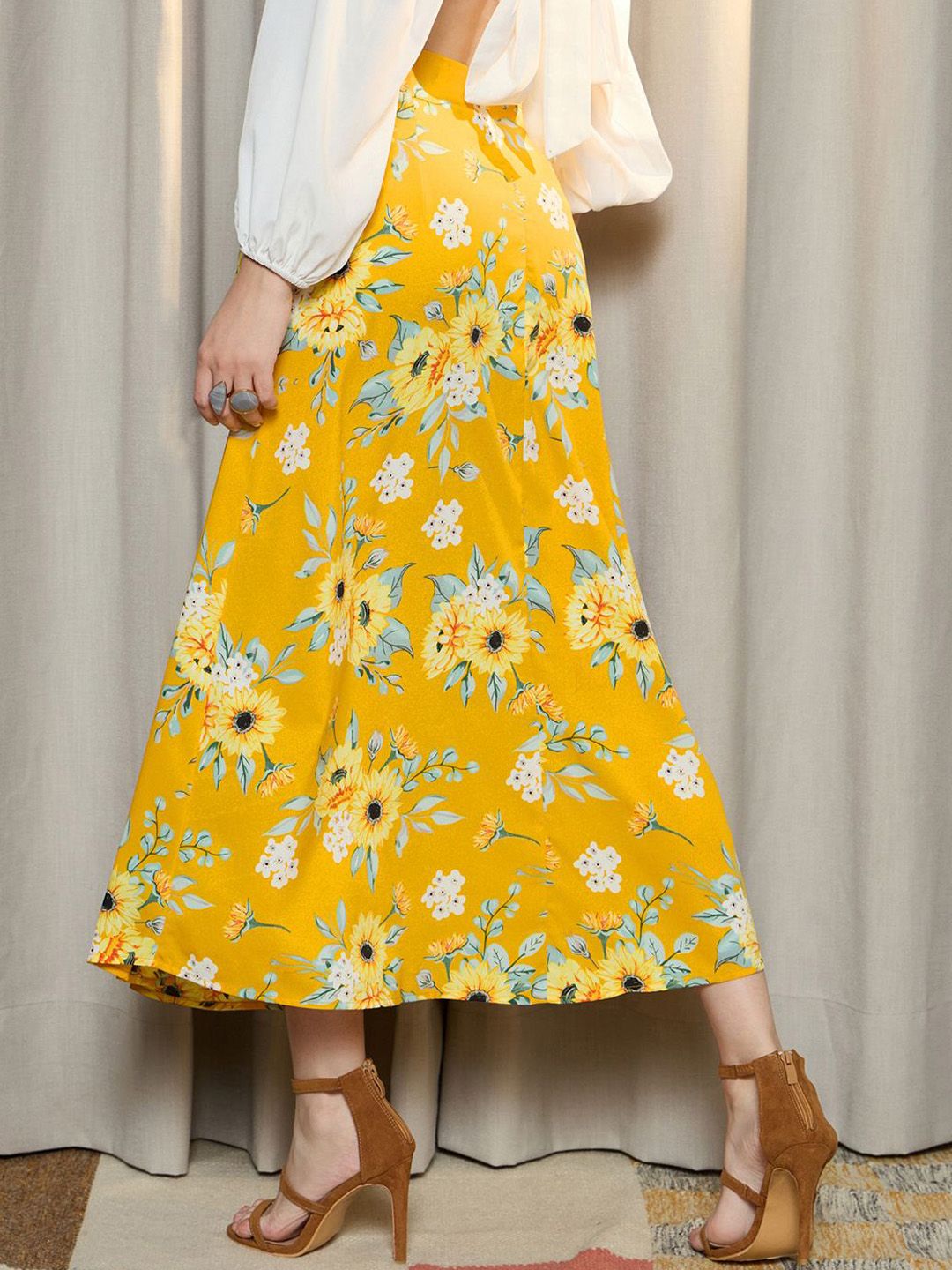 Berrylush Floral Printed High Rise A-Line Midi Skirt