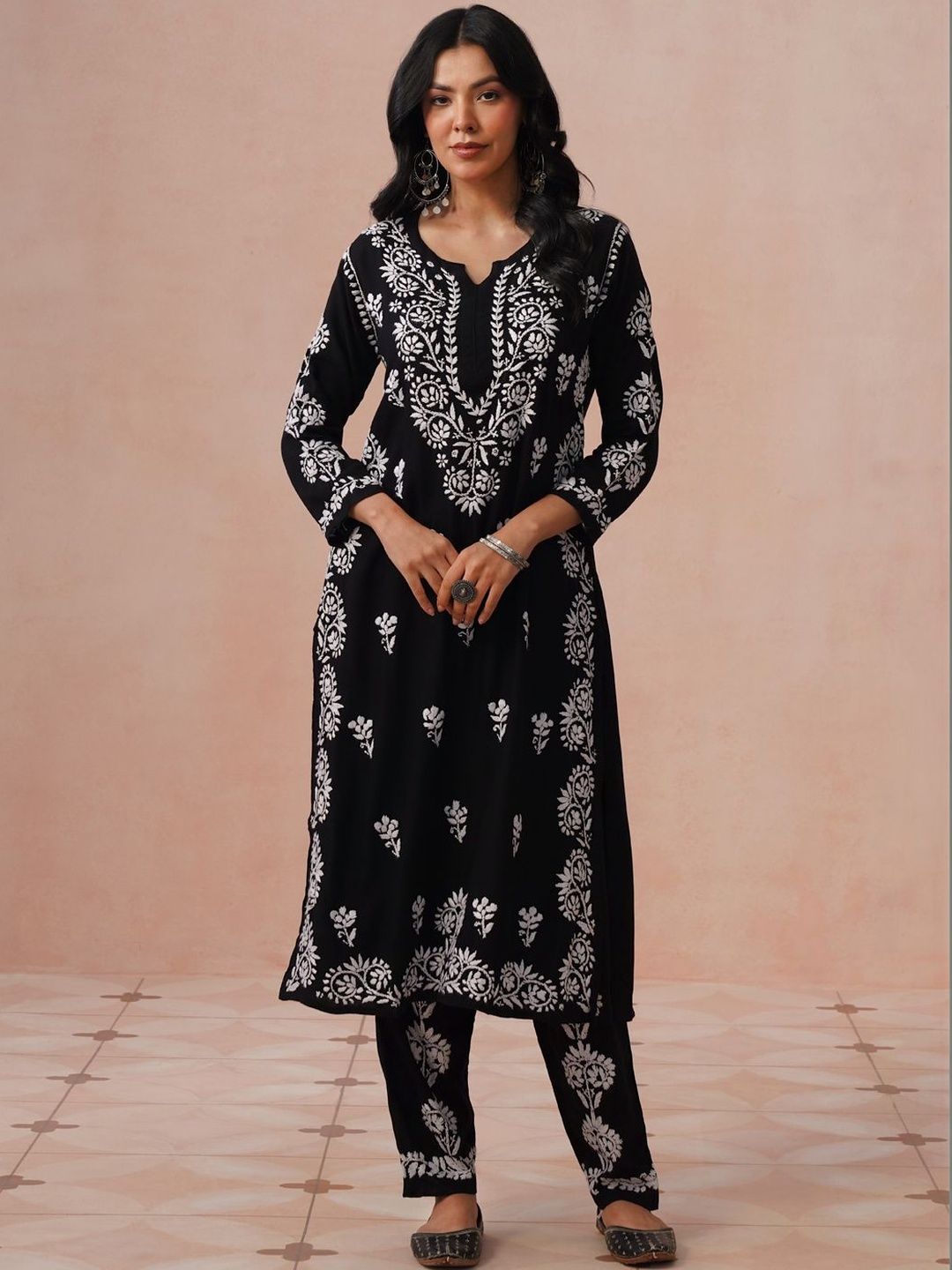House of Chikankari Women Regular Chikankari Kurta with Trousers