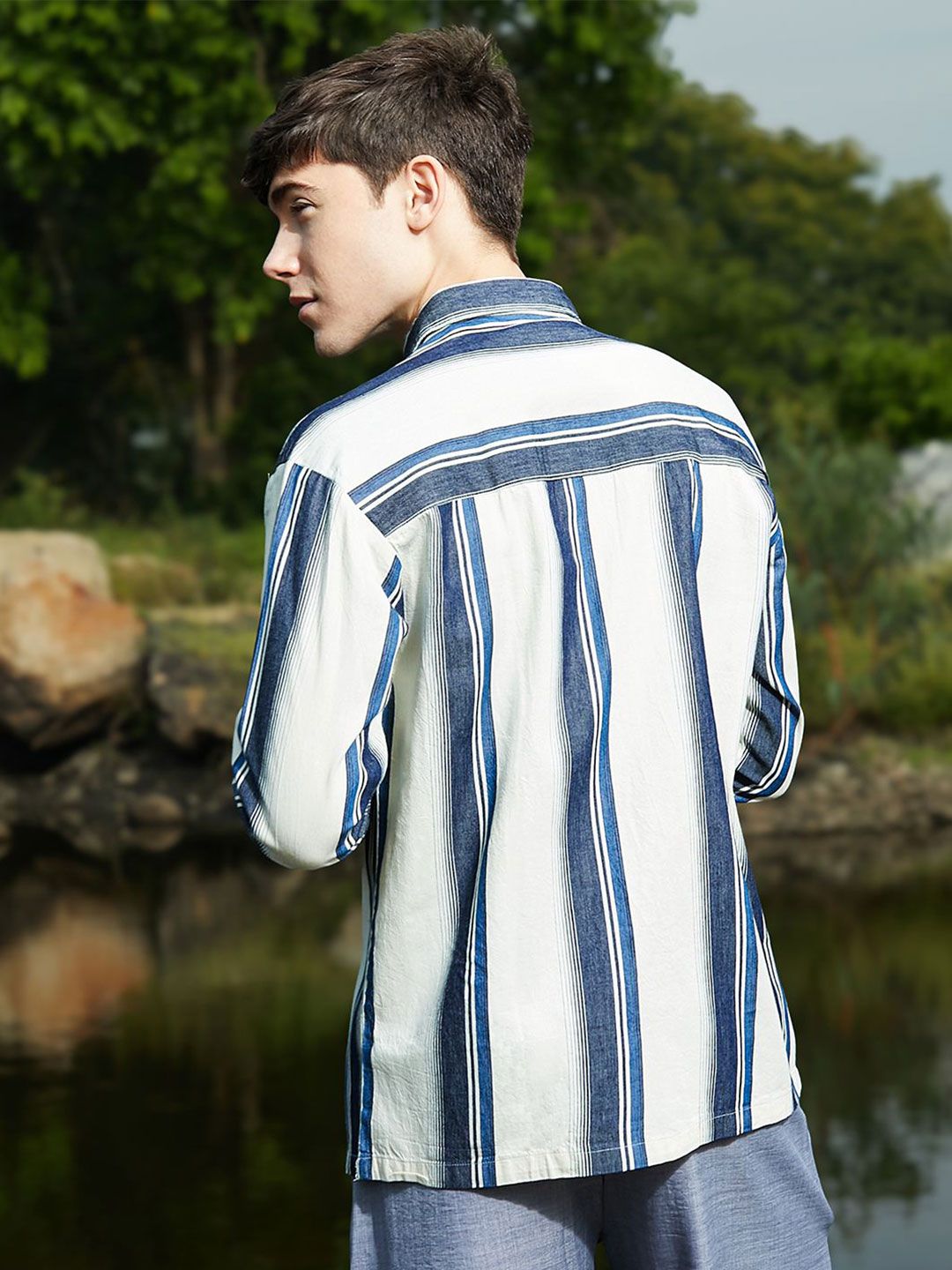 Campus Sutra Men Vertical Stripes Casual Shirt