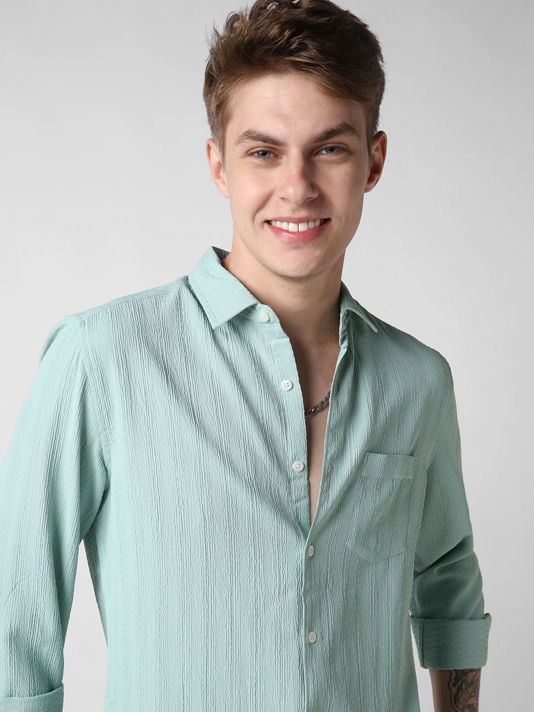 VASTRADO Men Classic Cutaway Collar Textured Slim Fit Casual Shirt