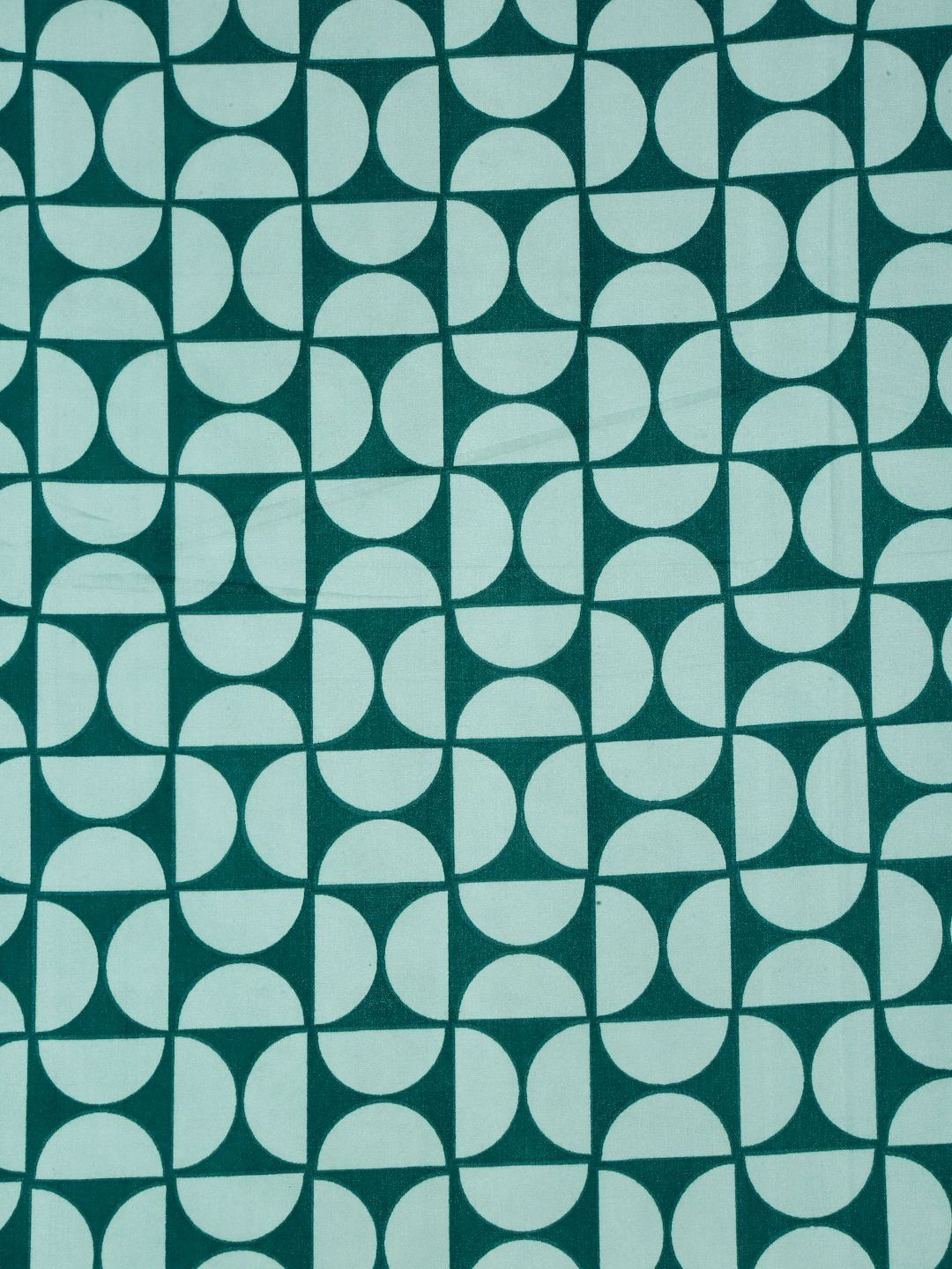 Aura Green & White Geometric Printed Flat 300TC Single Cadar Dengan Sarung Bantal