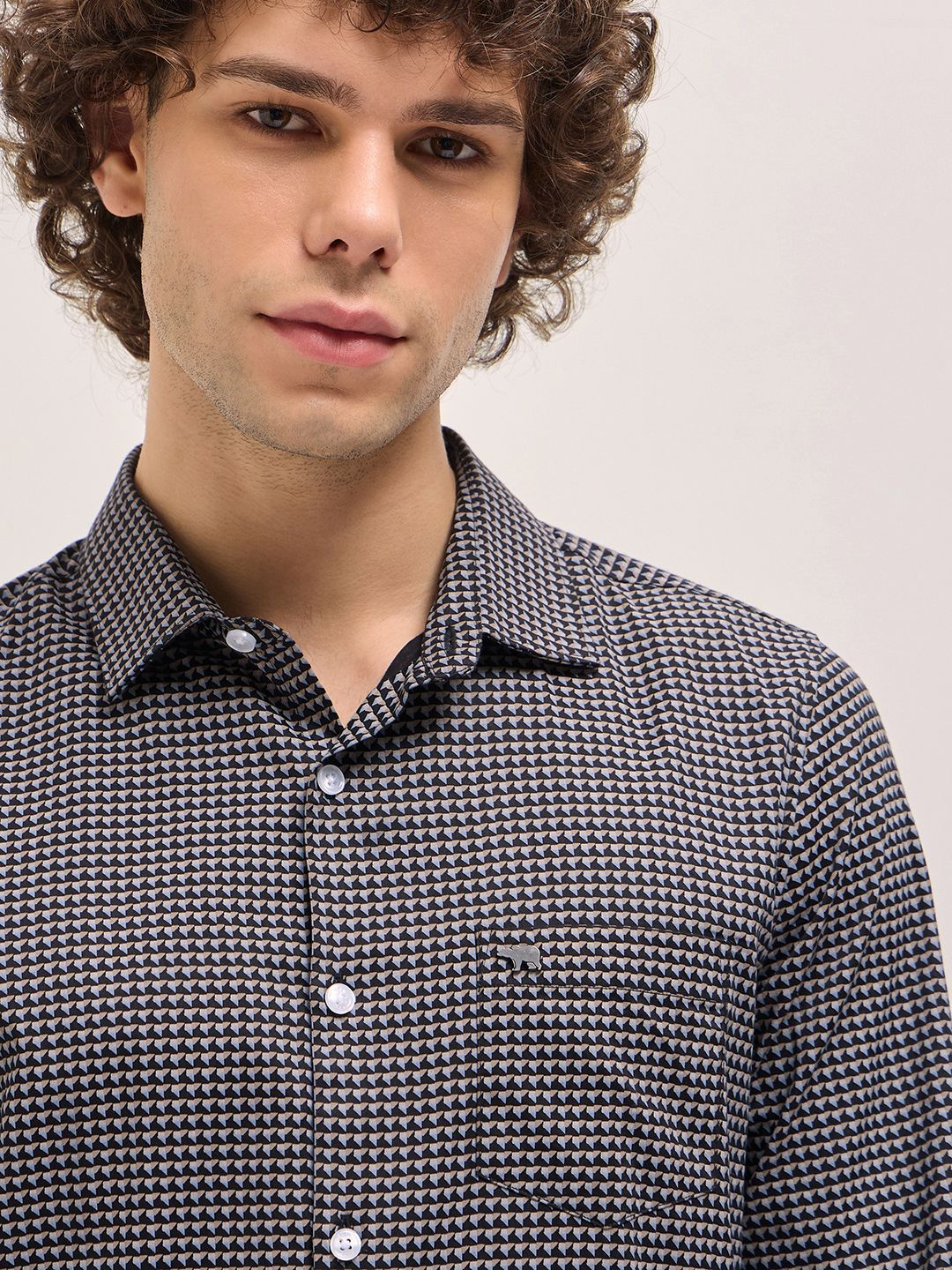 THE BEAR HOUSE Men Spread Collar Geometric Printed Cotton Tailored Fit Formal Shirt