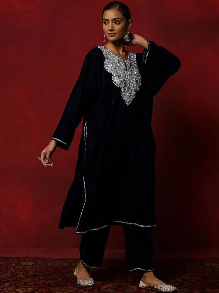 House of Chikankari Women Navy Blue Velvet Tilla Embroidered Kurta Set