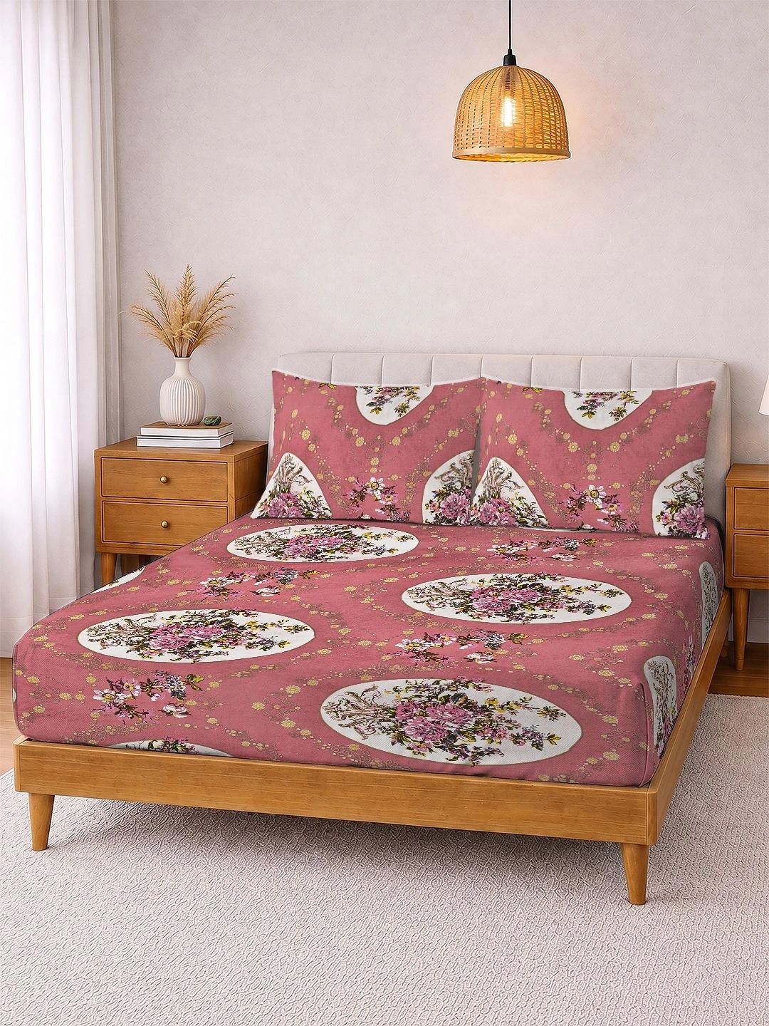 KLOTTHE Rust & Pink Floral 300 TC King Bedsheet with 2 Pillow Covers