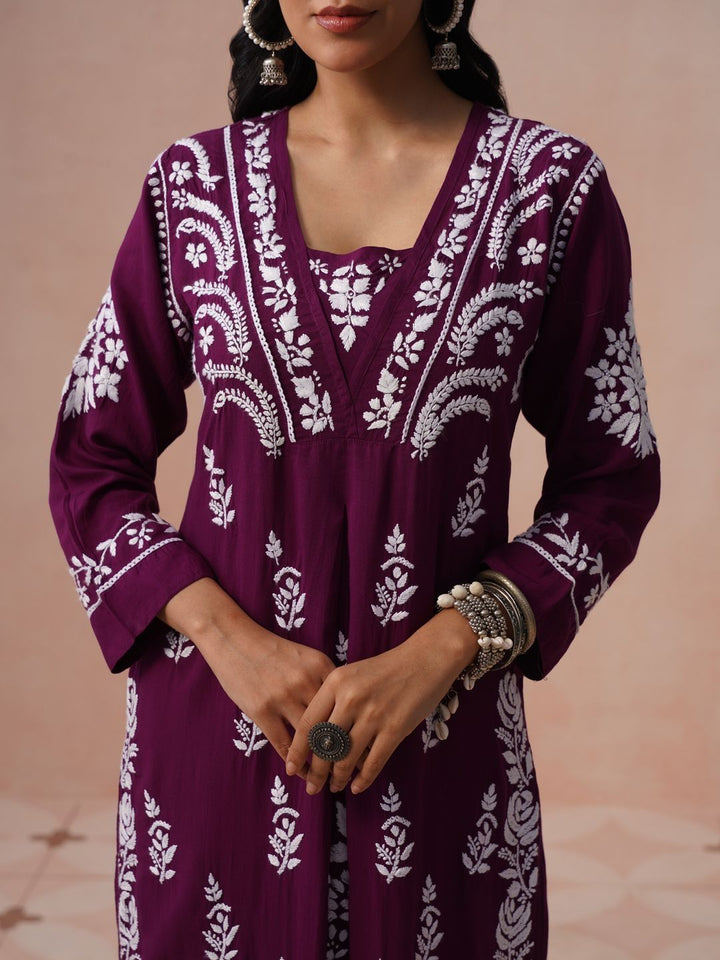 Rumah Wanita Chikankari Motif Etnik Bersulam Kurta Chikankari