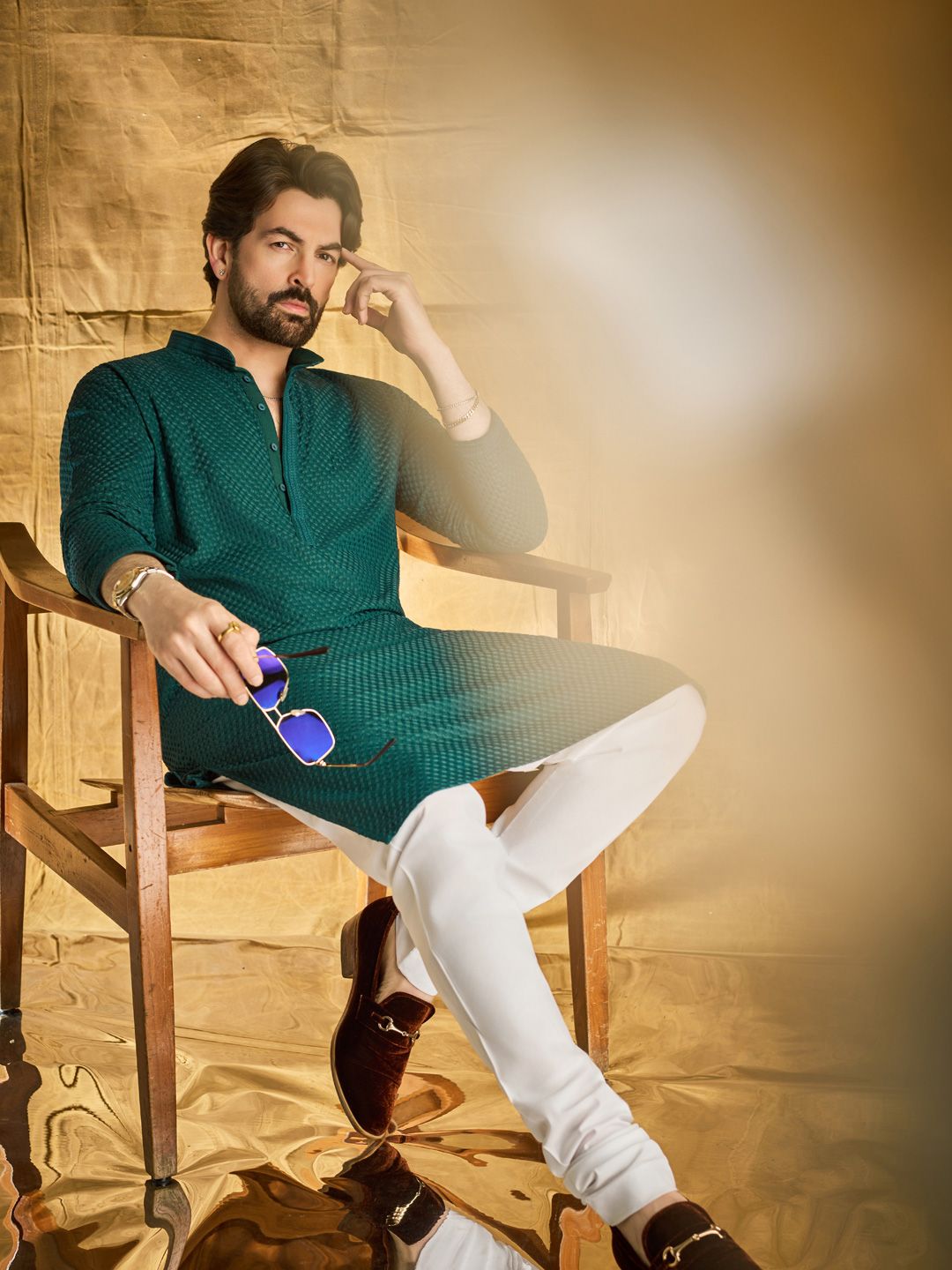 SOJANYA Geometric Embroidered Thread Work Mandarin Collar Pure Cotton Kurta With Churidar