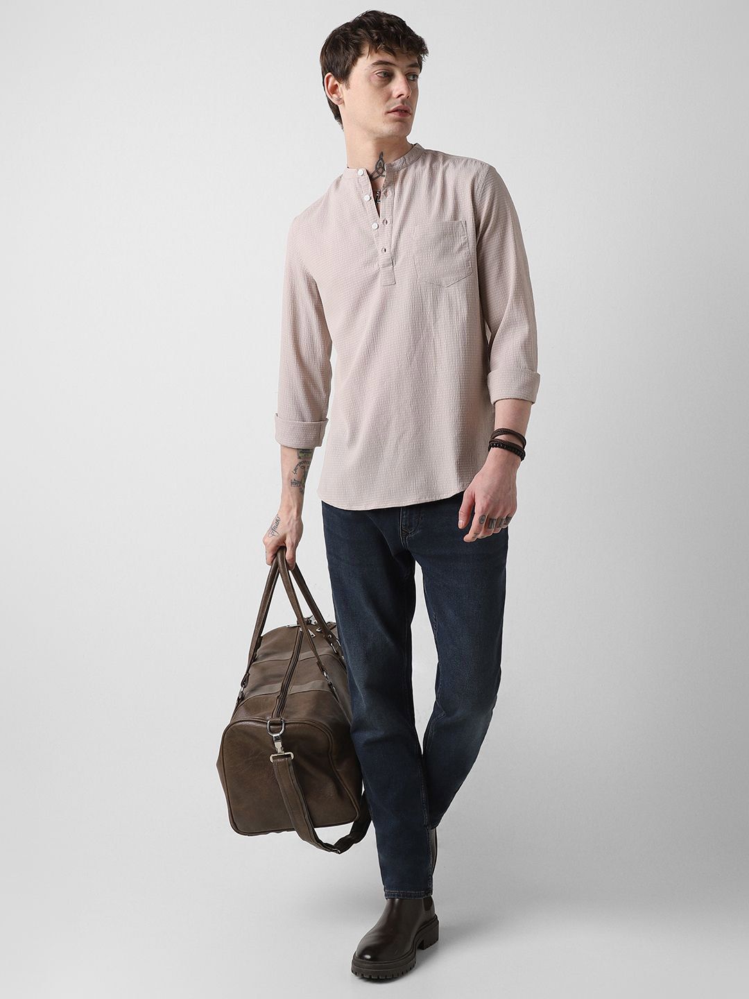 VASTRADO Self Design Mandarin Collar Seersucker Short Straight Kurta