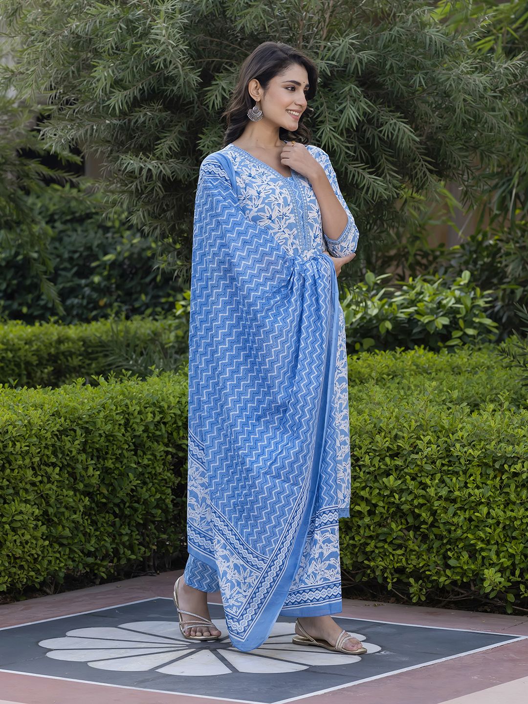 KALINI Women Floral Printed Regular Pure Cotton Kurta with Trousers & With Dupatta