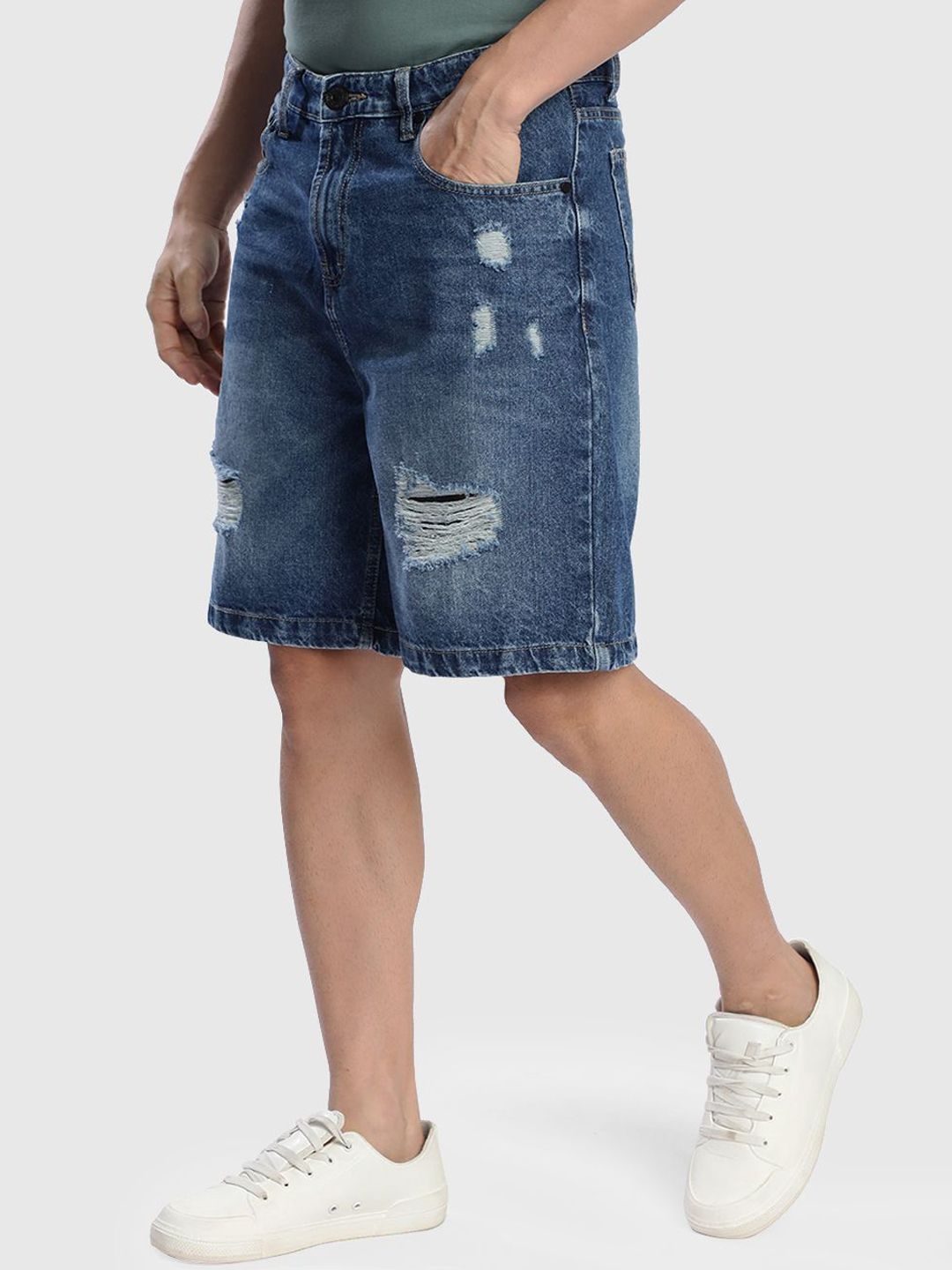 Bene Kleed Men Baggy Fit Distressed Cotton Denim Shorts