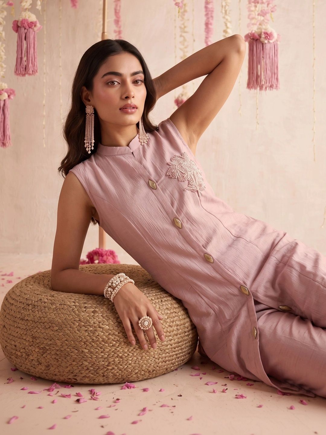 Mamicha Women Regular Thread Work Kurta with Palazzos