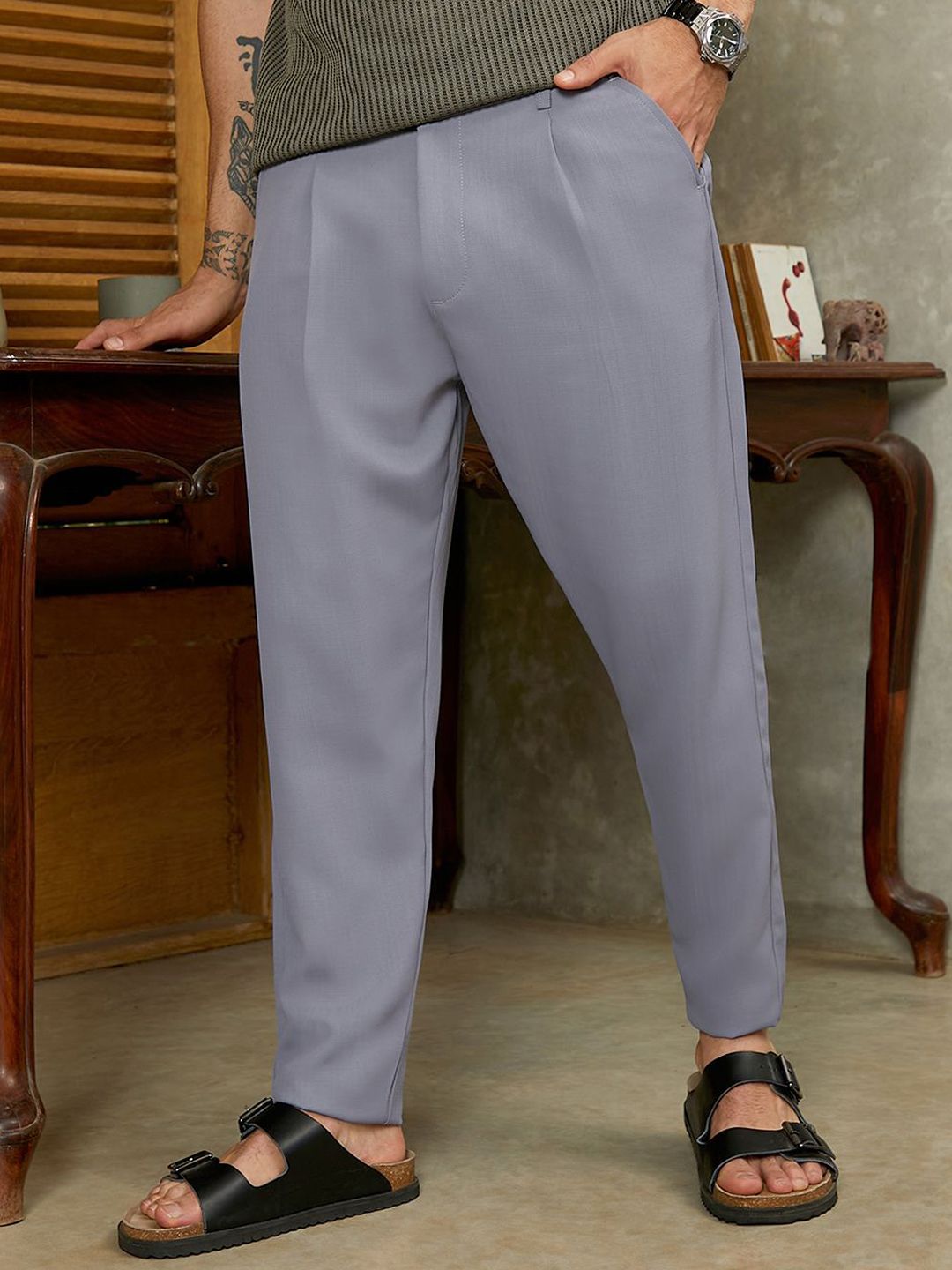 Campus Sutra Men Comfort Relaxed Fit Mid-Rise Trousers