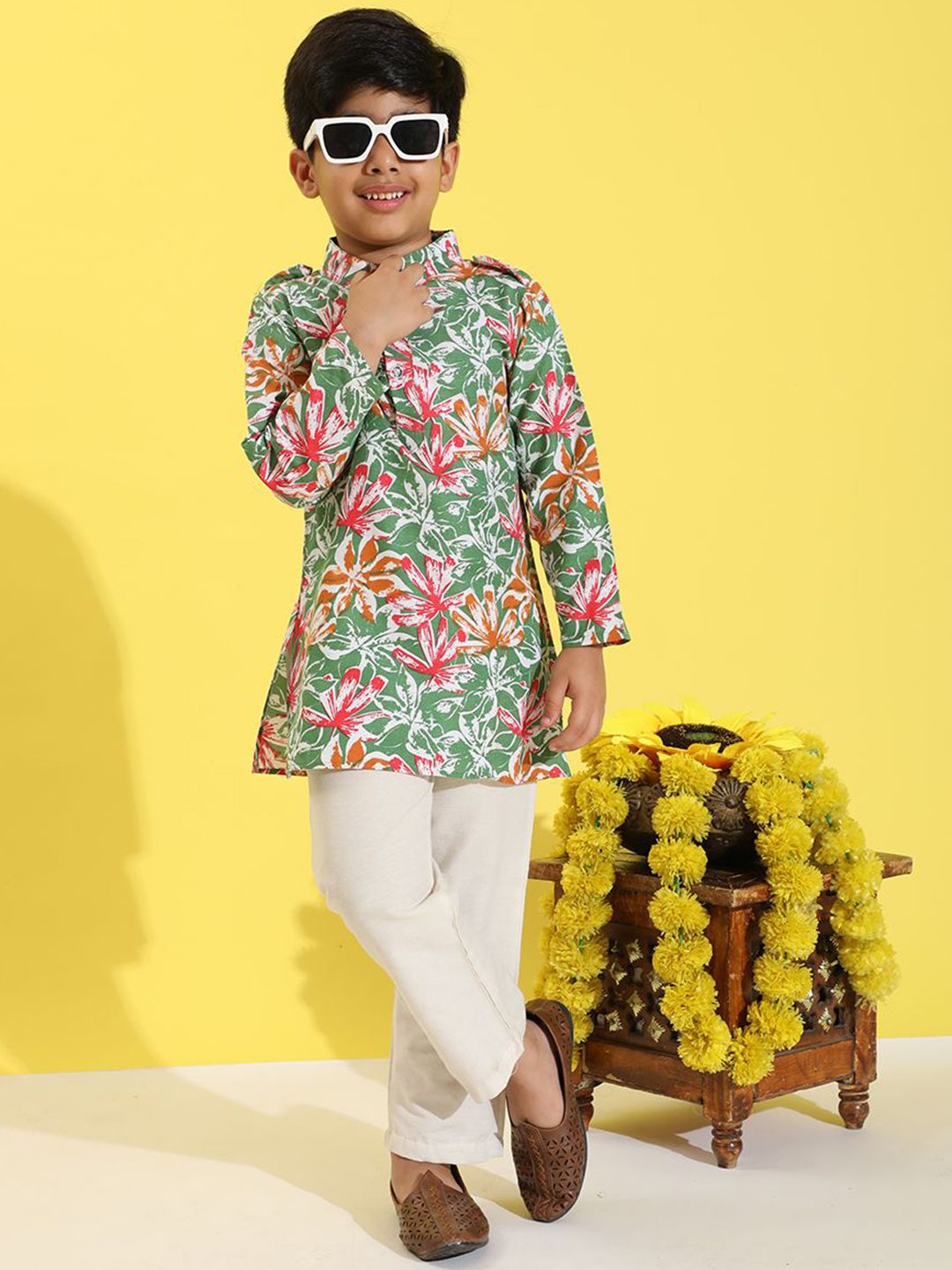 Cutiekins Boys Floral Printed Regular Kurta with Pyjamas