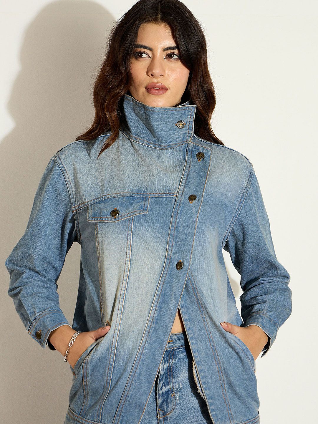 SASSAFRAS Women Washed Longline Denim Jacket