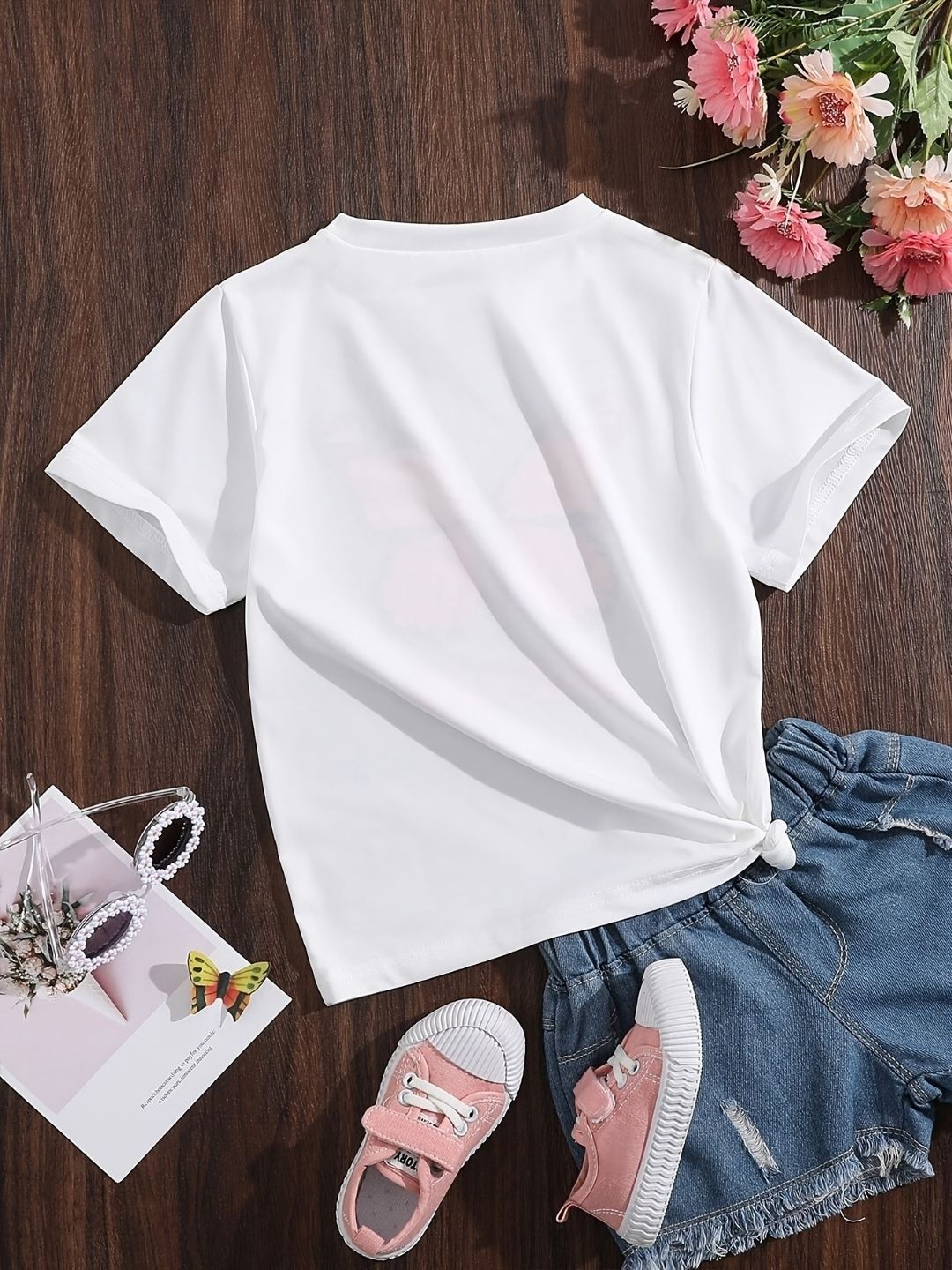 YK Girls Typography Printed T-shirt With Trouser