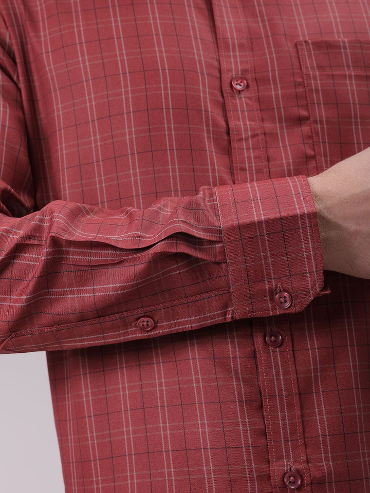 The Indian Garage Co. X Luxe Men Cutaway Collar Checked Slim Fit Formal Shirt