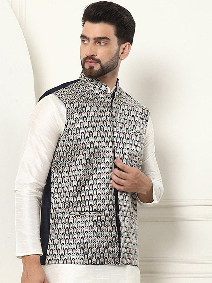 SOJANYA LUXE Men Embroidered Mandarin Collar Nehru Jackets