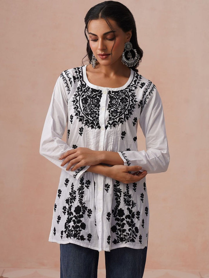 House of Chikankari Women Embroidered Chikankari Kurta