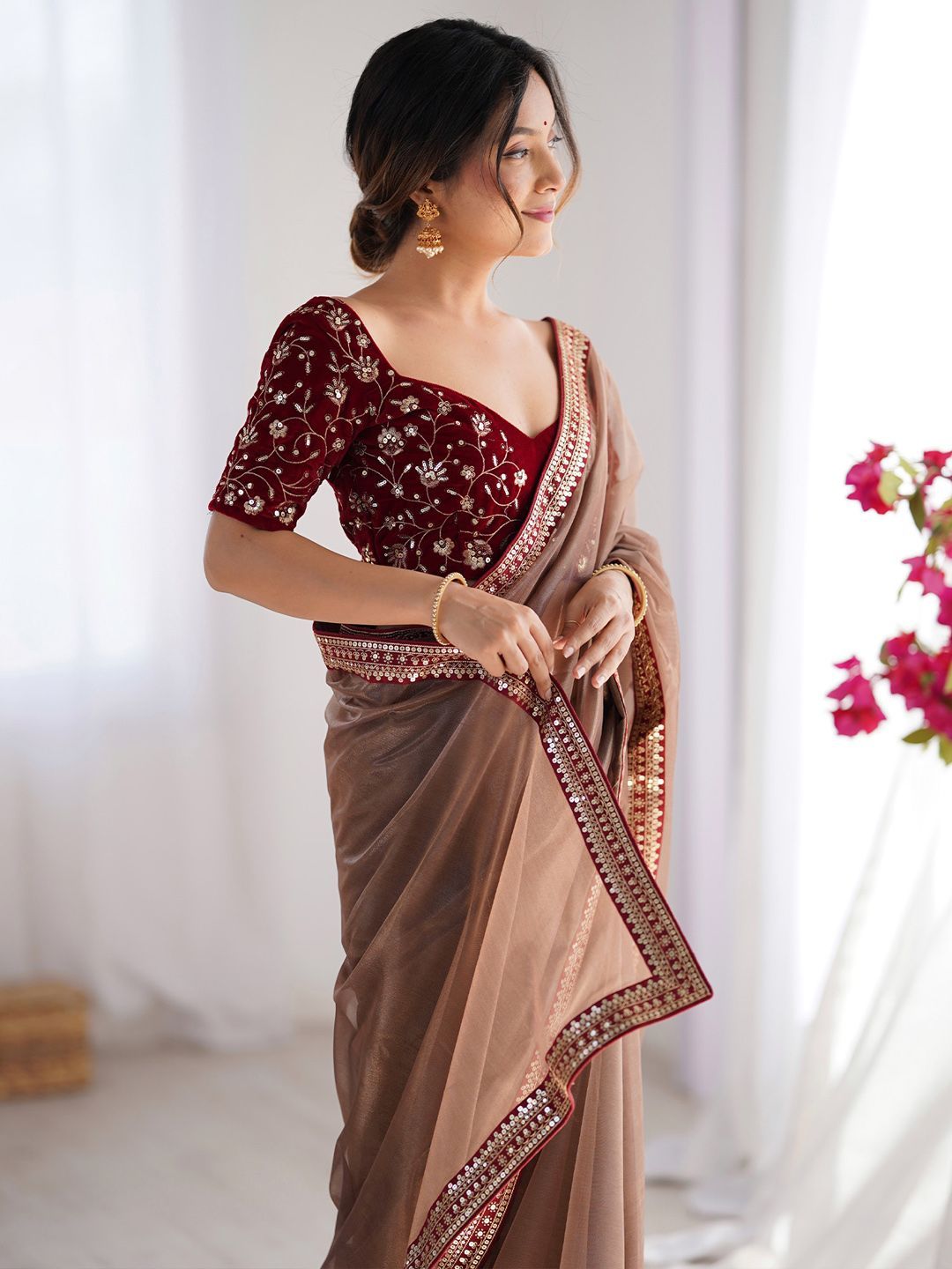 Saree mall Sequinned Net Sarees