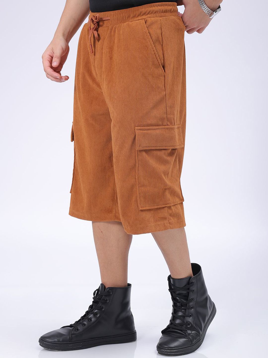The Indian Garage Co Men Solid Loose Fit Cargo Shorts