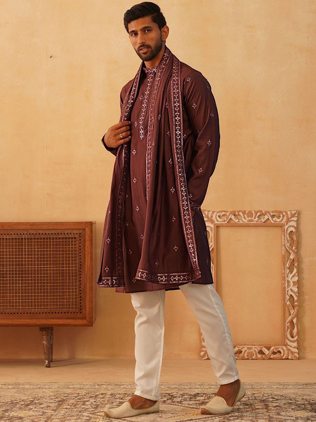 JOMPERS LELAKI BUNGA BUNGA KURU KURTA BERSAMA DENGAN PAJAMAS & DENGAN DUPATTA