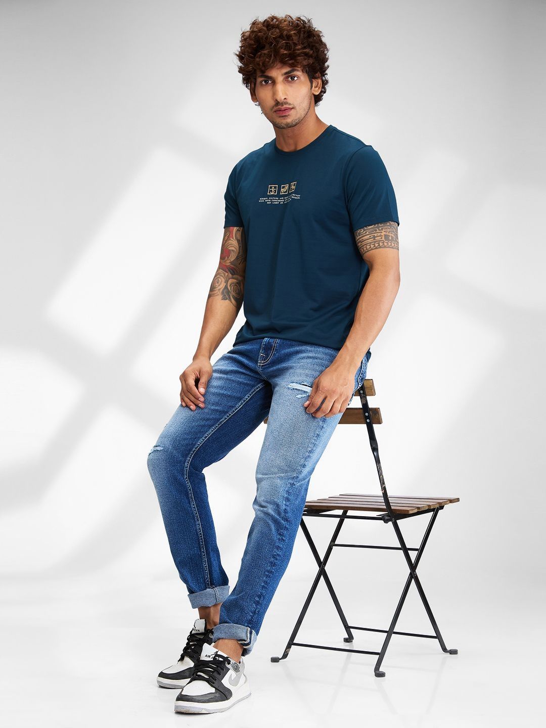 SPYKAR Men Typography Applique Slim Fit T-shirt