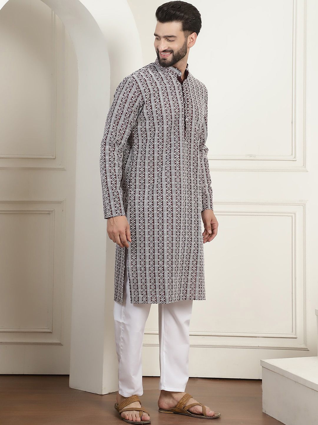 Anouk Sulam Kapas Tulen Kolar Mandarin Lengan Panjang Kurta Lurus Dengan Churidar