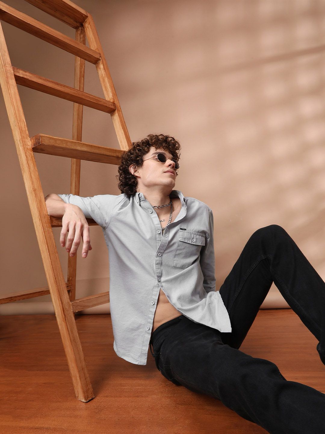 The Indian Garage Co Men Grey Slim Fit Solid Casual Shirt