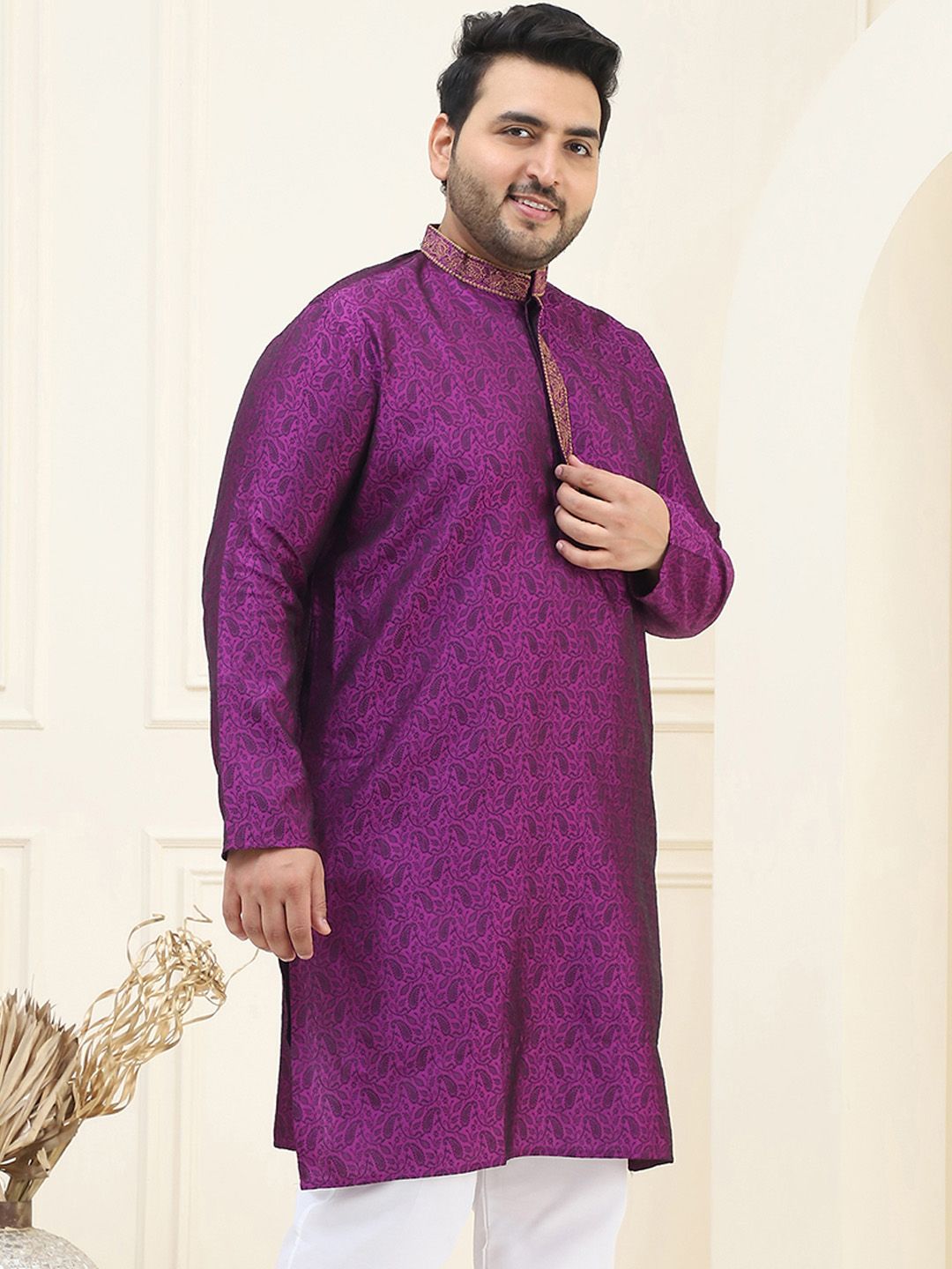 SOJANYA PLUS Ethnic Motifs Embroidered Straight Kurta