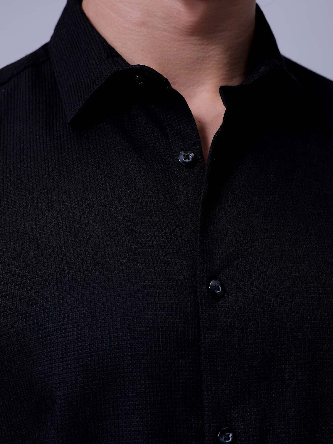 The Indian Garage Co Men Slim Fit Spread Collar Solid Casual Shirt