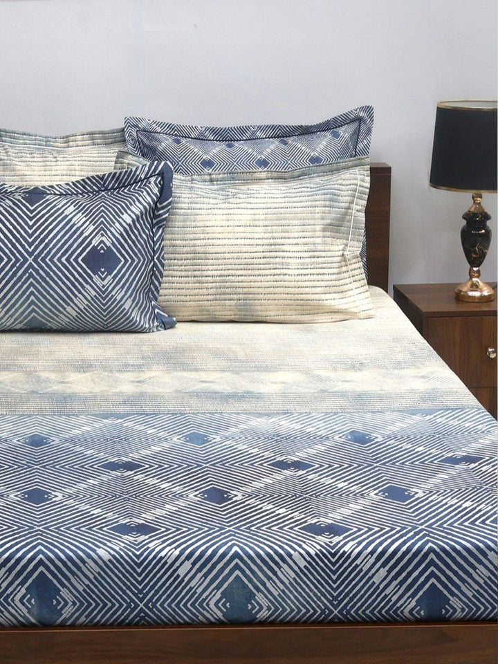 BOMBAY DYEING Urban Living Grey Printed Cotton 400 TC King Bedsheet with 4 Pillow Covers