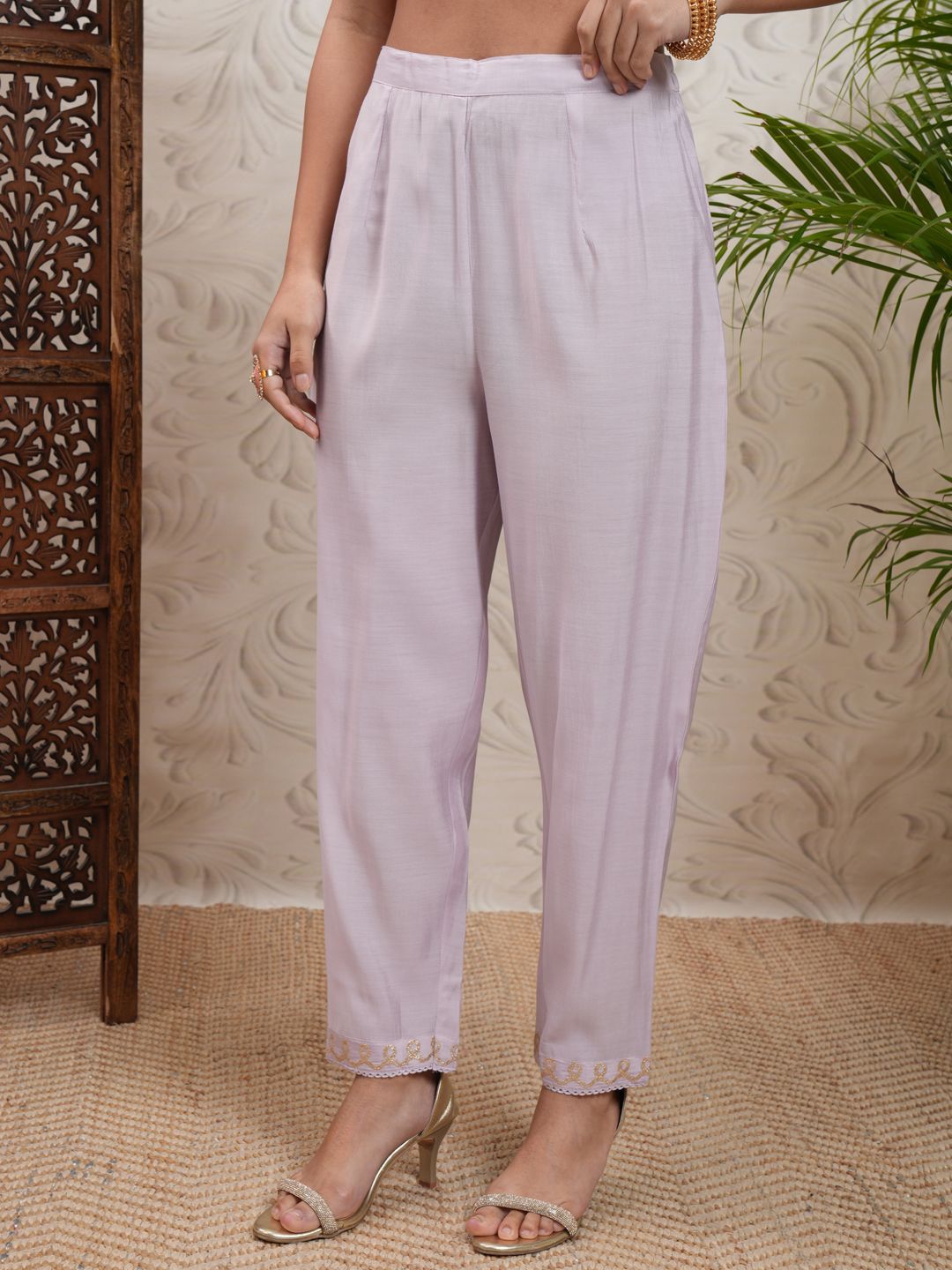 Vishudh Purple Ethnic Motifs Embroidered V Neck Straight Kurta & Trousers With Dupatta