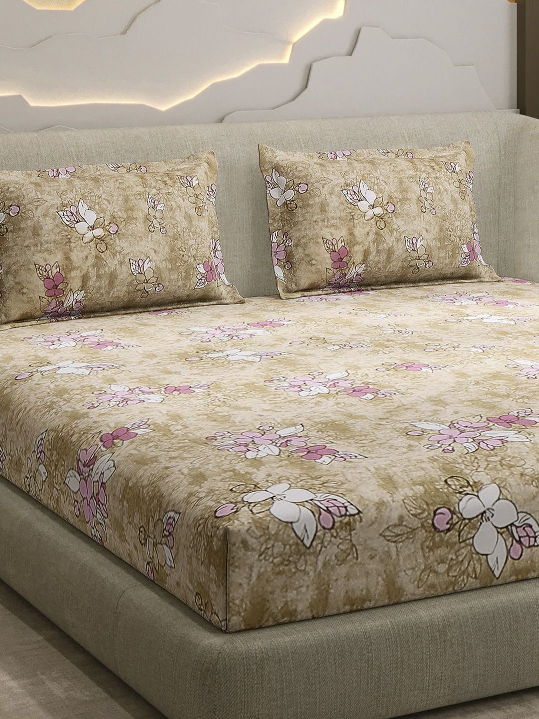 Monte Carlo Brown & Pink  Printed Cotton 104 TC Queen Bedsheet Set 2.24 m x 2.54 m