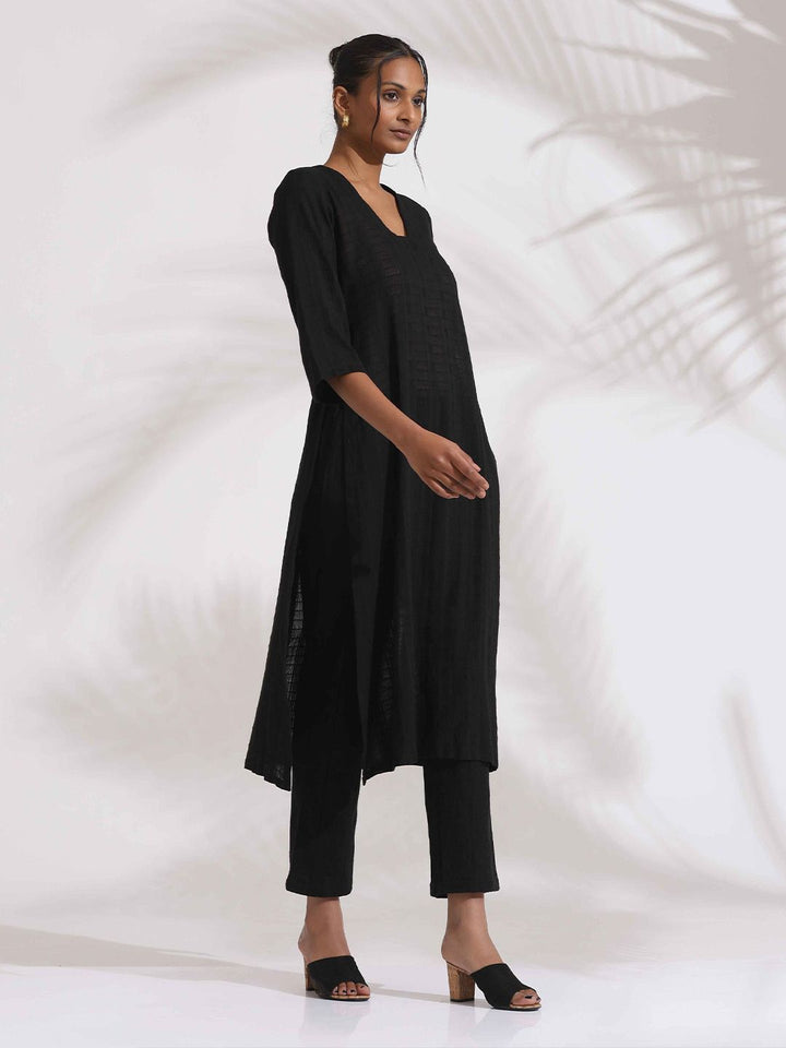 trueBrowns Women Woven Design Pure Cotton High Slit Straight Kurta with Trousers