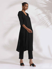trueBrowns Women Woven Design Pure Cotton High Slit Straight Kurta with Trousers