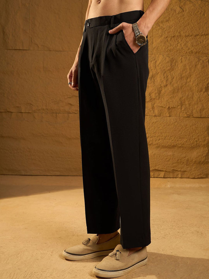 DENNISON Men Solid Relaxed Loose Fit Pleated Trousers