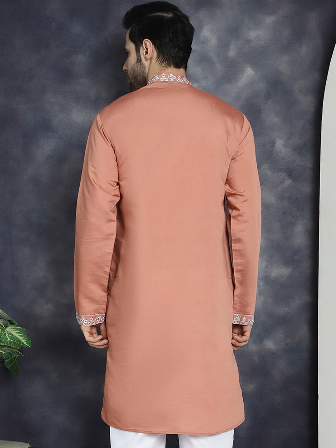 Jompers Embroidered Mandarin Collar Thread Work Kurta
