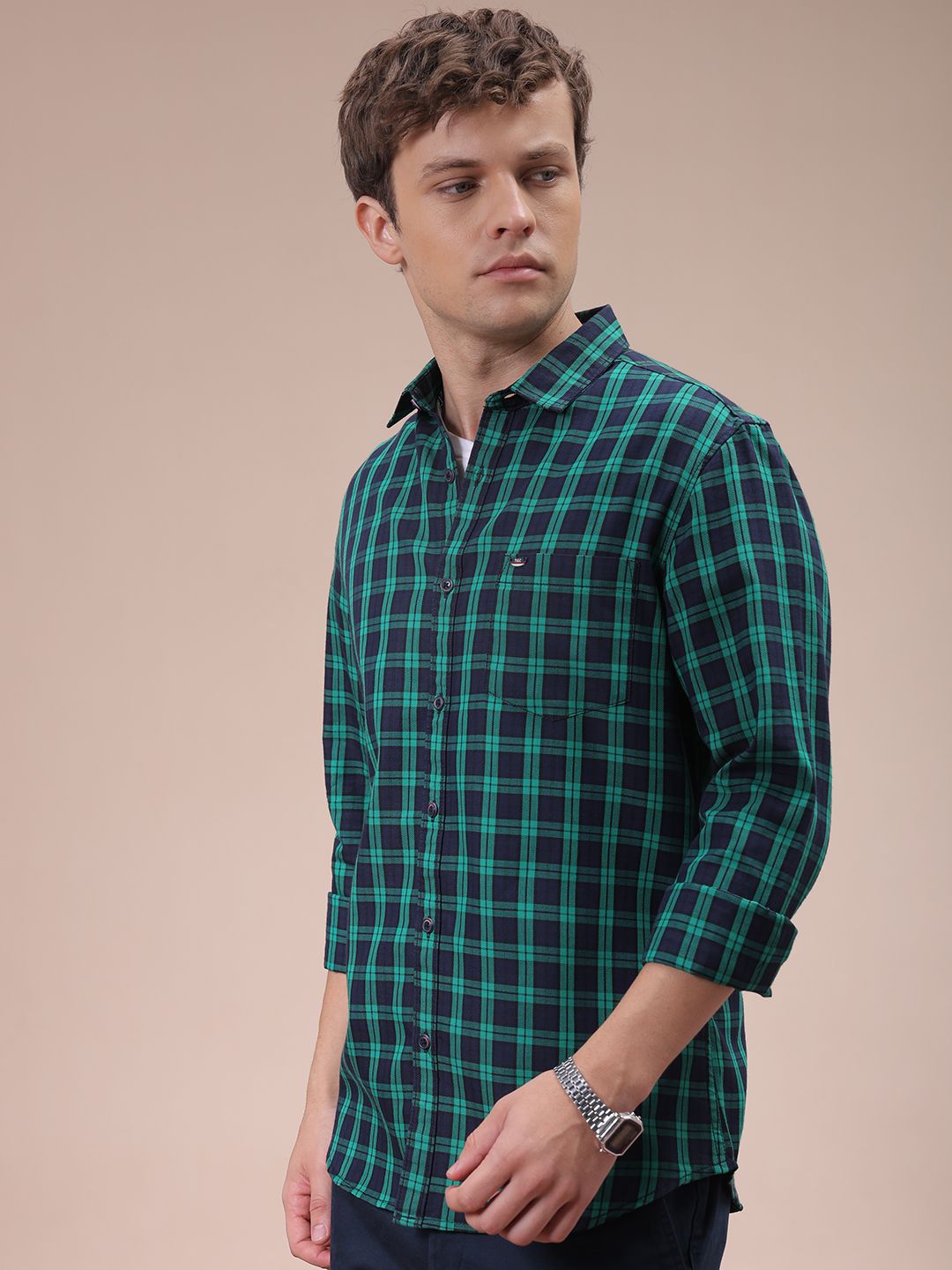 The Indian Garage Co Men Spread Collar Checked Cotton Slim Fit Casual Shirt